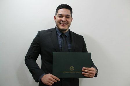 "A gente realmente sai muito bem qualificado", afirma Eduardo Ditzel, residente em Ortopedia e Traumatologia.